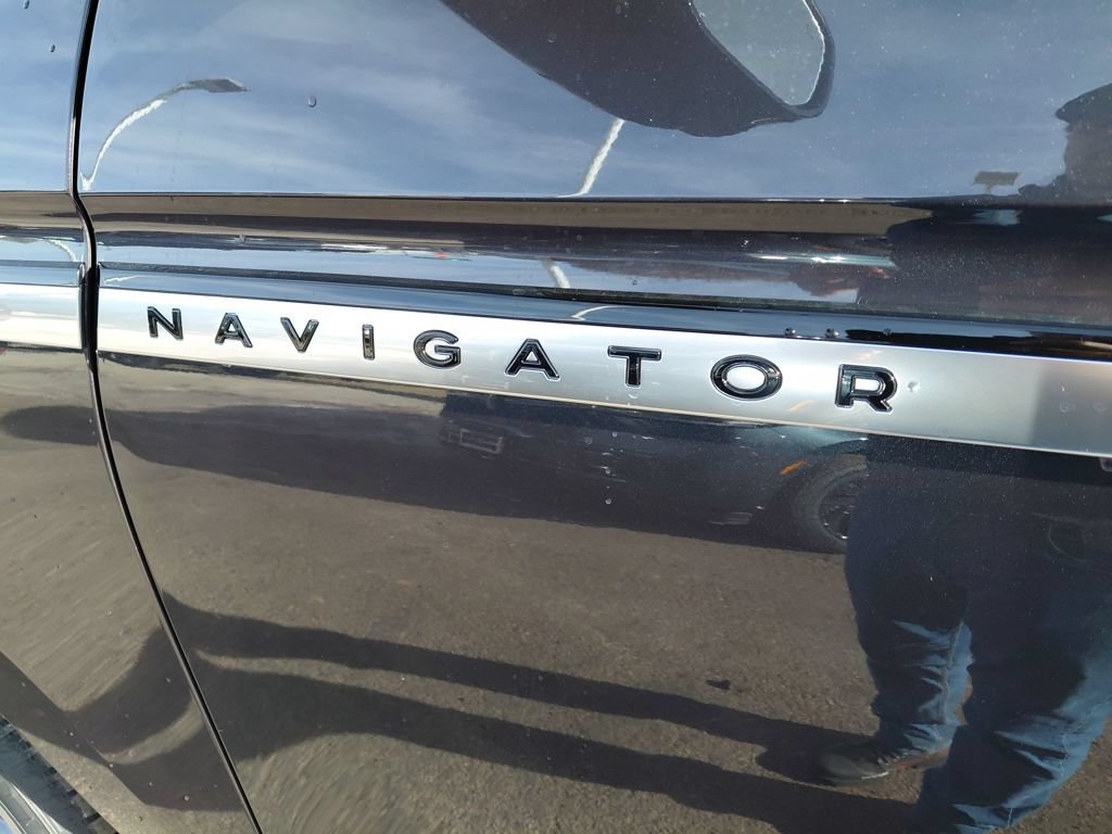 New 2026 Lincoln Navigator L Reserve AWD/4WD image 5