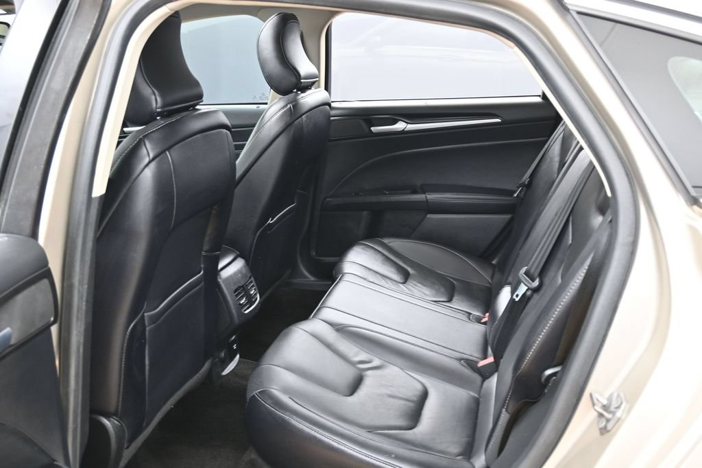 Used 2018 Ford Fusion Energi Titanium FWD image 28