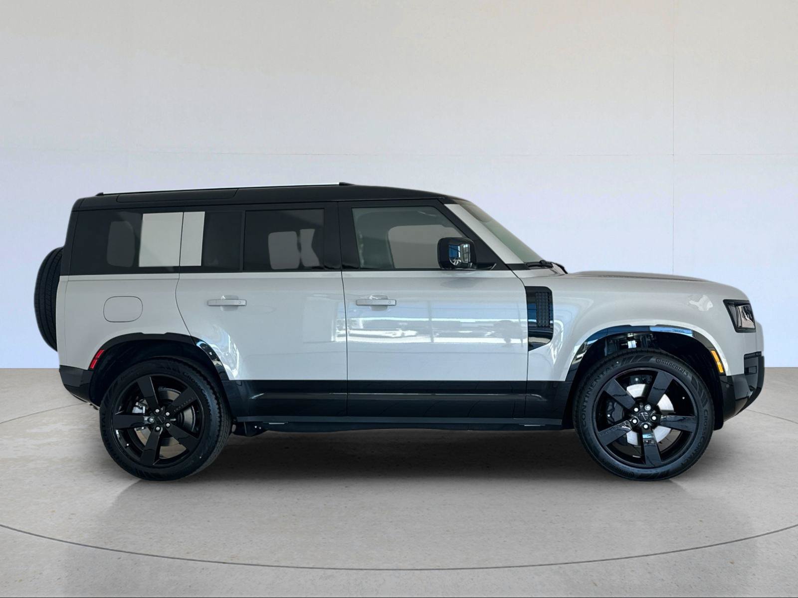 New 2026 Land Rover Defender 110 X-Dynamic SE AWD/4WD image 7