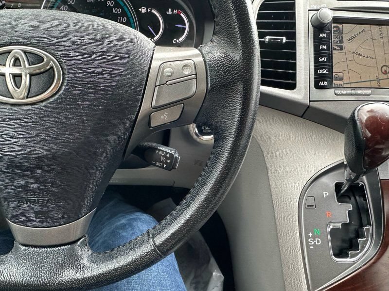 Used 2011 Toyota Venza w/ Comfort Pkg FWD image 13