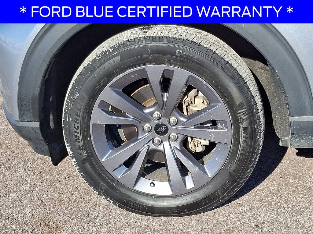 Used 2022 Ford Explorer XLT w/ Equipment Group 202A image 7