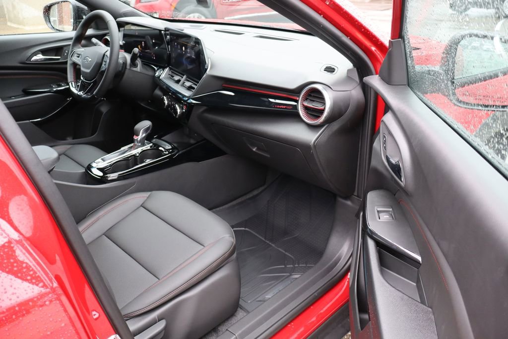 New 2026 Chevrolet Trax RS w/ Sunroof Package image 41