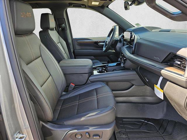 New 2026 Chevrolet Suburban High Country AWD/4WD image 17