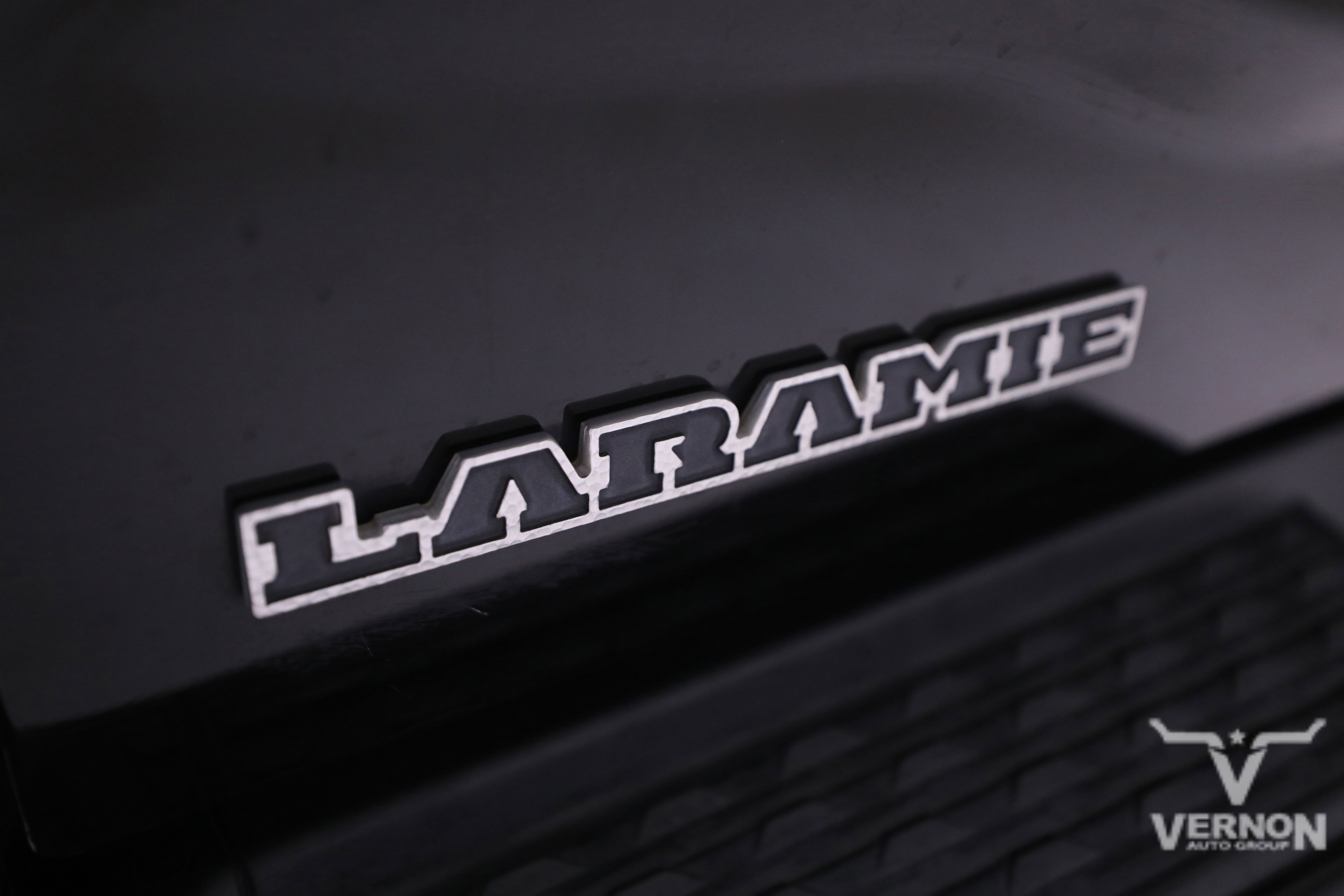 Used 2019 RAM 3500 Laramie image 12