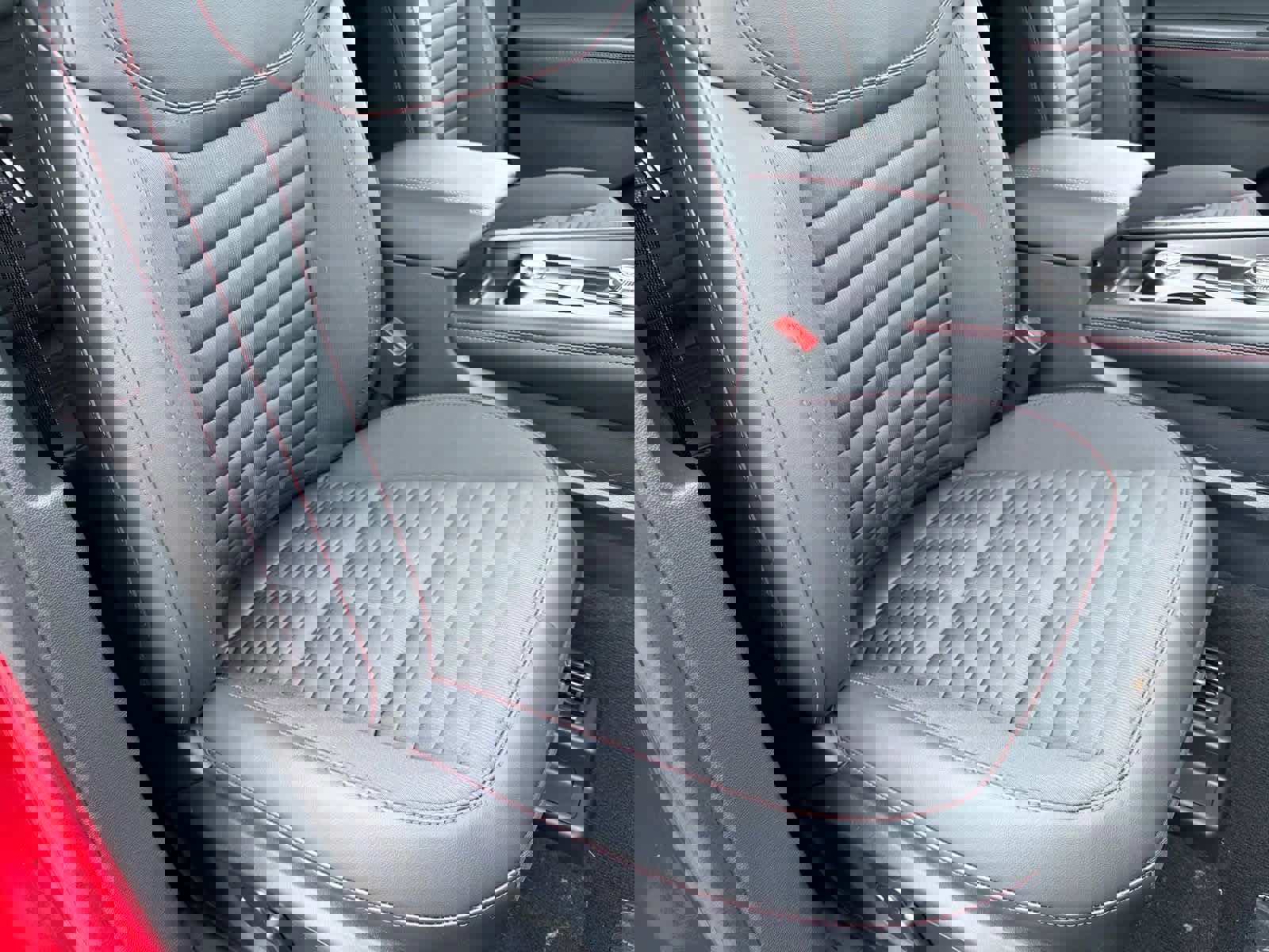 New 2026 Ford Explorer ST-Line w/ ST-Line Street Pack image 24