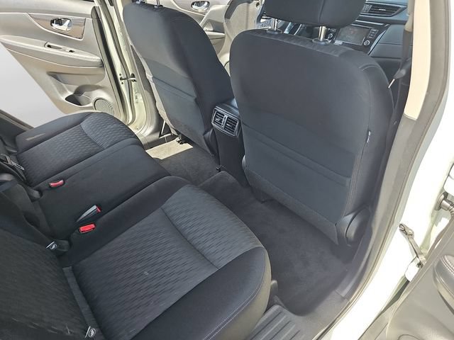 Used 2020 Nissan Rogue SV FWD image 32