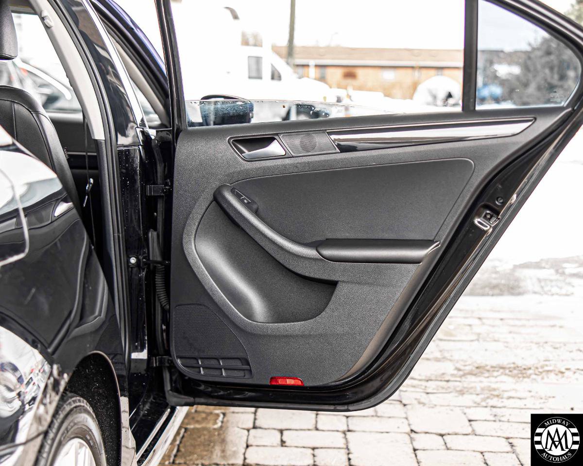 Used 2015 Volkswagen Jetta TDI SEL FWD image 37