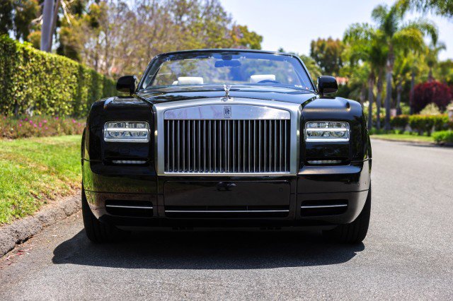 Used 2015 Rolls-Royce Phantom Drophead Coupe image 10