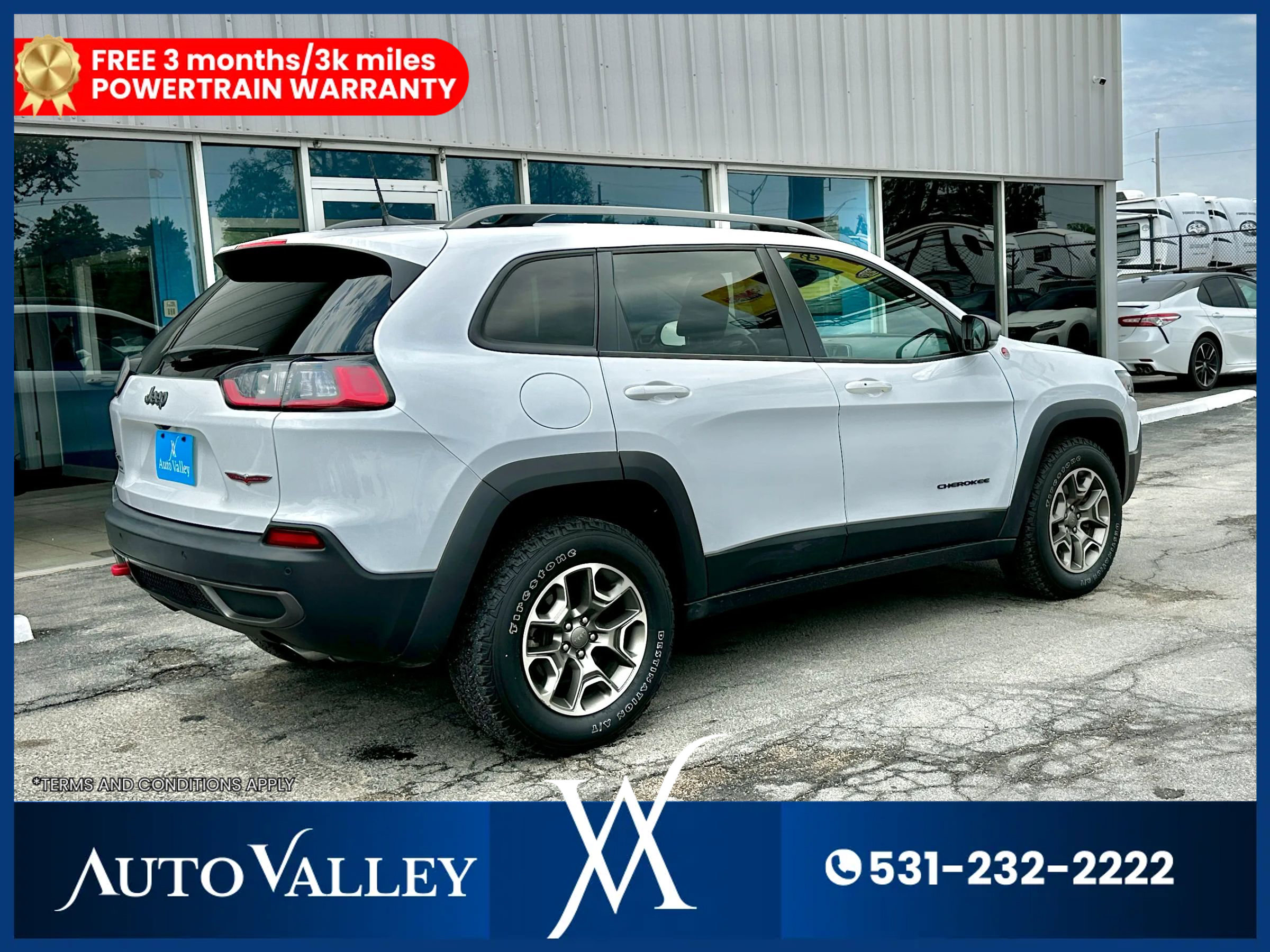 Used 2021 Jeep Cherokee Trailhawk image 7