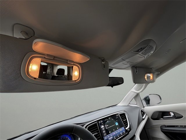 Used 2024 Chrysler Pacifica Touring-L image 52