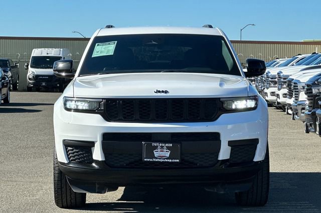 Used 2023 Jeep Grand Cherokee L Altitude image 9