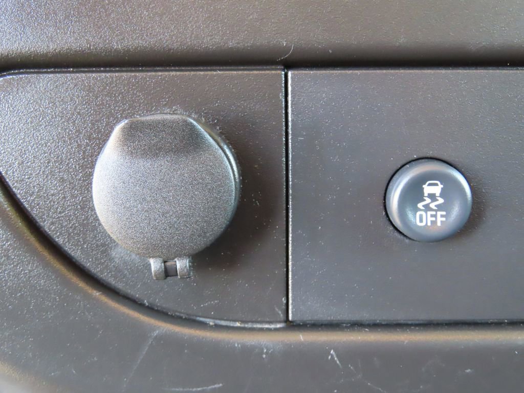 Certified 2024 Chevrolet Express 2500 w/ Driver Convenience Package RWD image 6