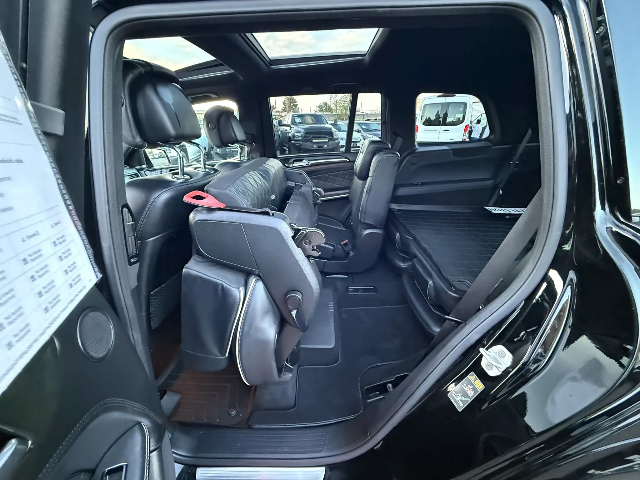 Used 2015 Mercedes-Benz GL 550 4MATIC image 22