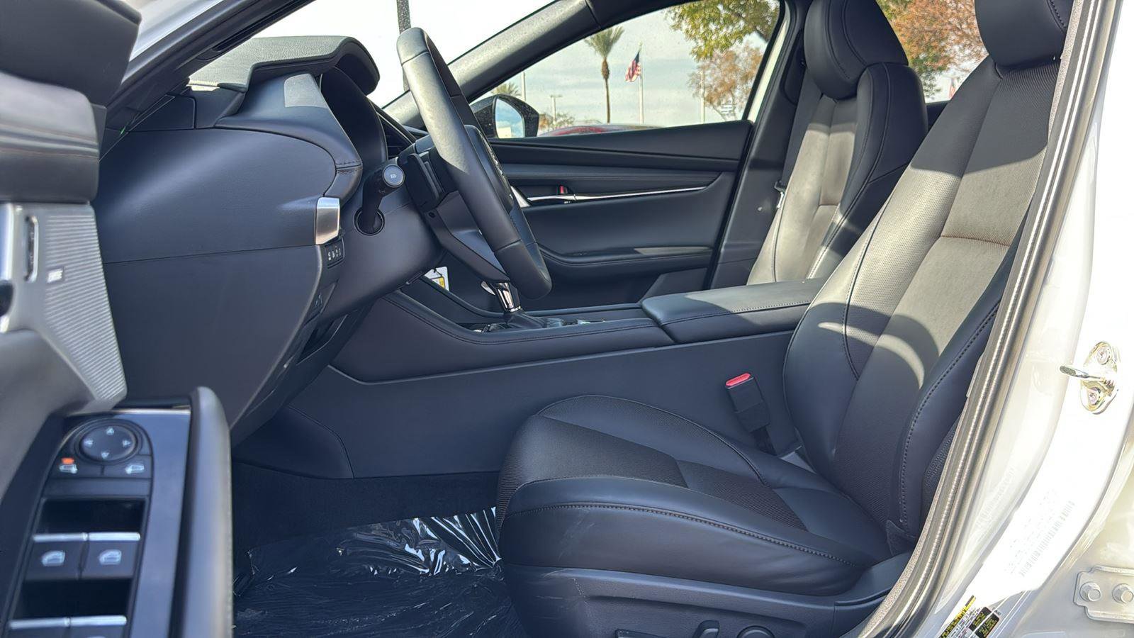 New 2026 MAZDA MAZDA3 Hatchback w/Premium Plus Pkg image 22