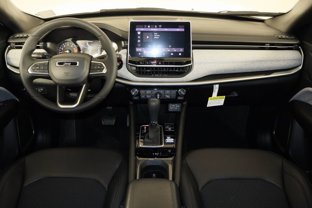 New 2024 Jeep Compass Latitude image 14