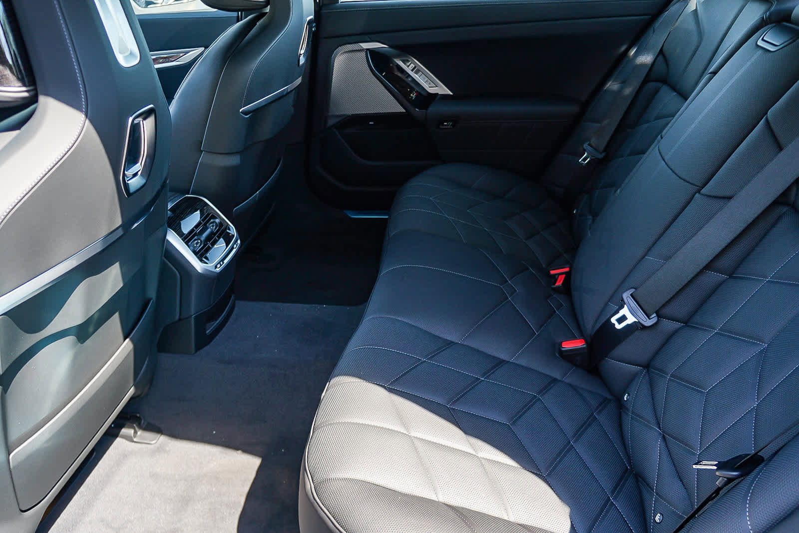 New 2026 BMW 740i image 20