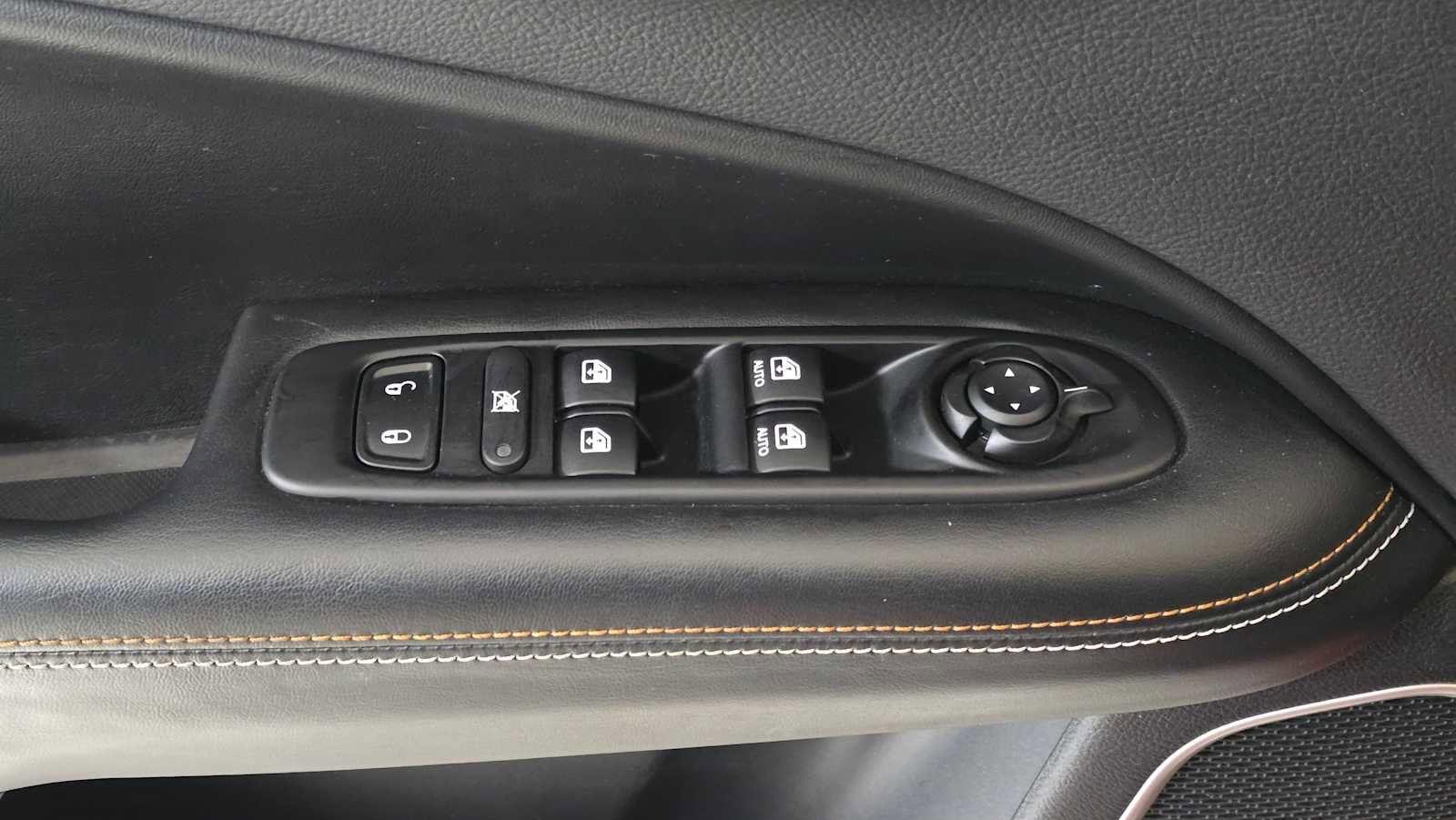 Used 2018 Jeep Compass Sport w/ Tech Group FWD image 23