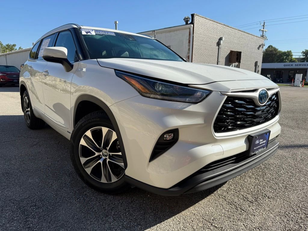 Used 2021 Toyota Highlander XLE
