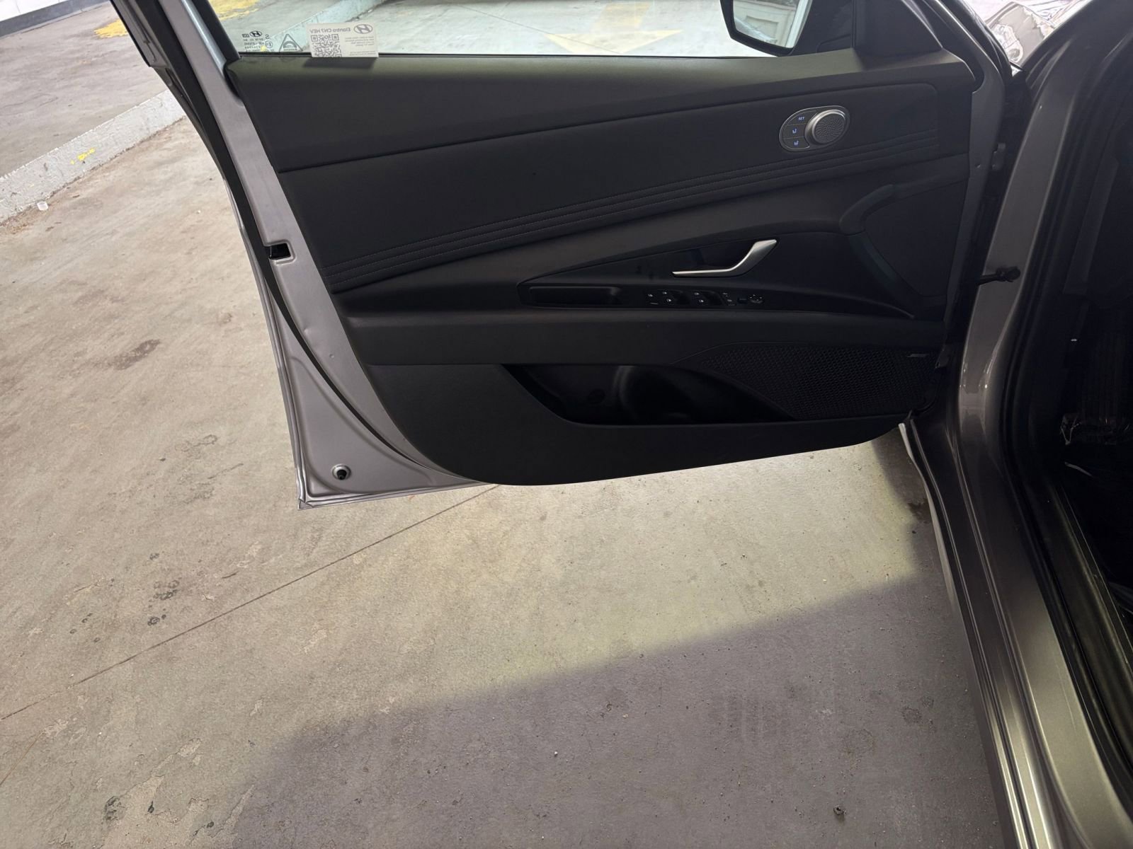 Used 2025 Hyundai Elantra Limited image 20