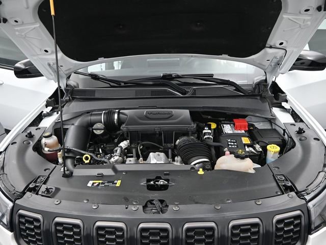 Used 2024 Jeep Compass Trailhawk image 21