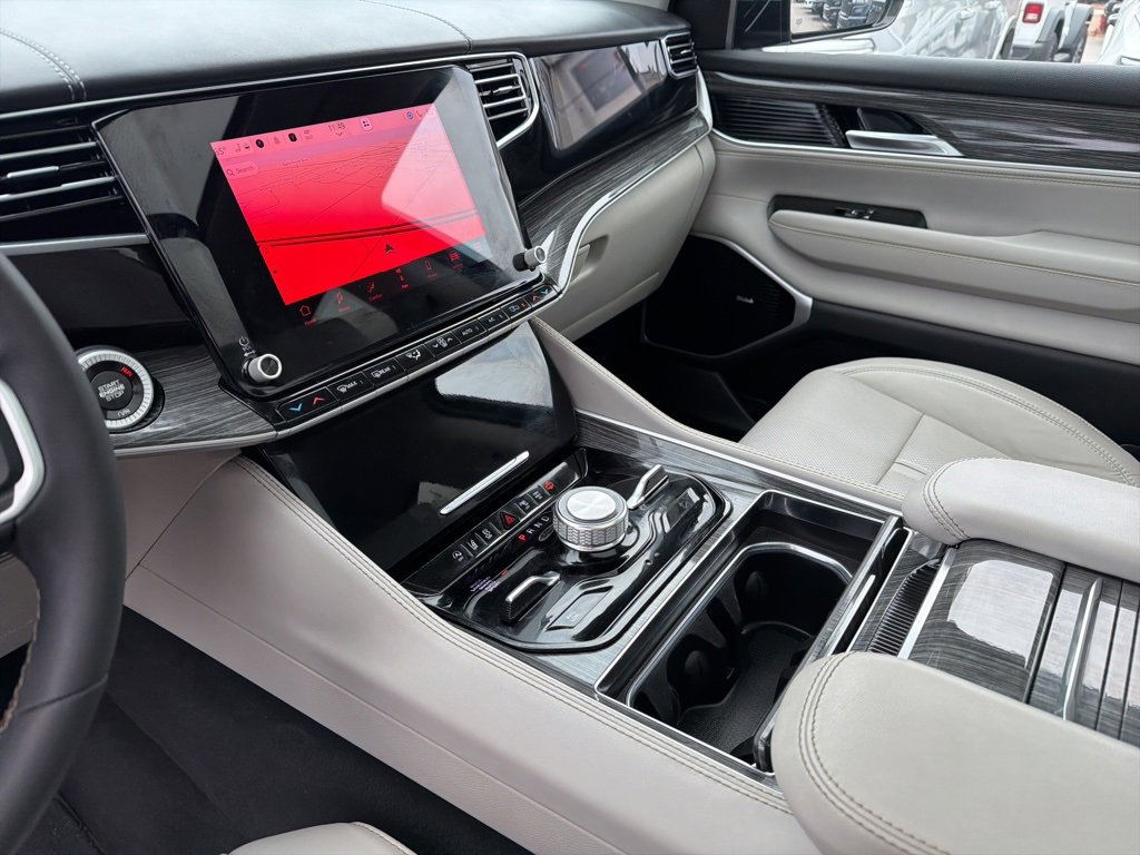 Used 2022 Jeep Wagoneer Series III w/ Premium Group I image 42