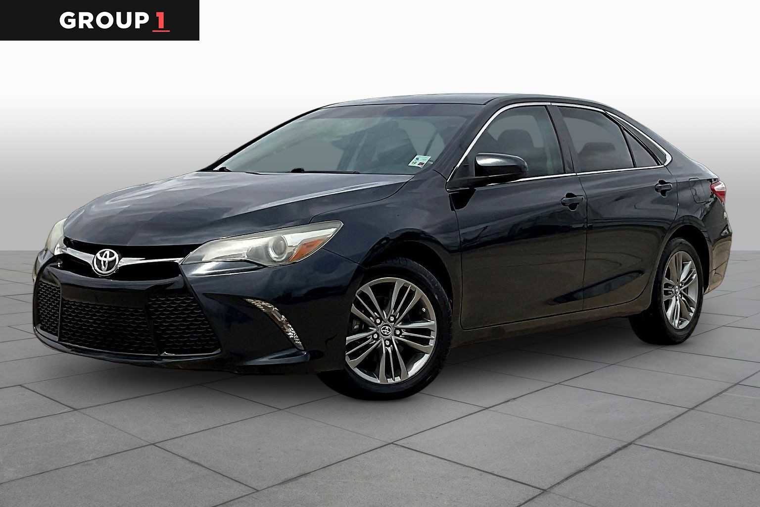 Used 2017 Toyota Camry LE image 1