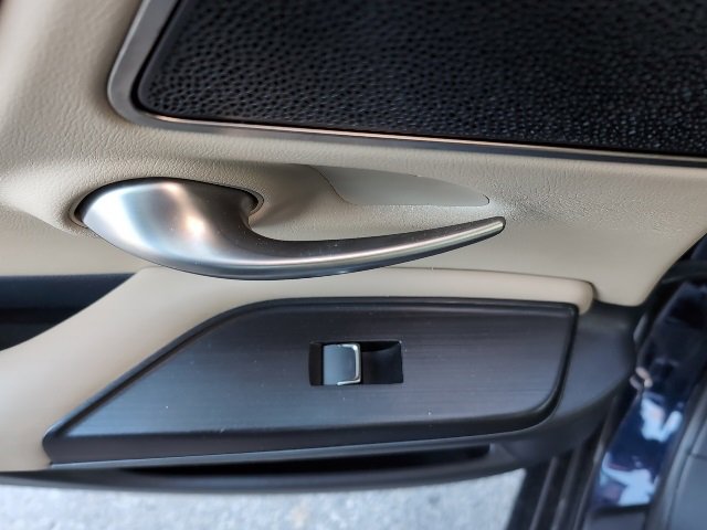 Used 2021 Lexus ES 300h w/ Luxury Package image 19