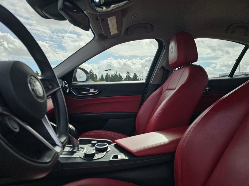 Used 2019 Alfa Romeo Giulia image 23