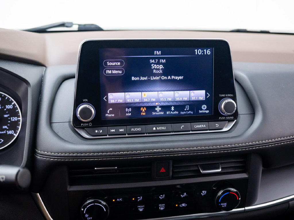 Used 2023 Nissan Rogue S AWD/4WD image 29