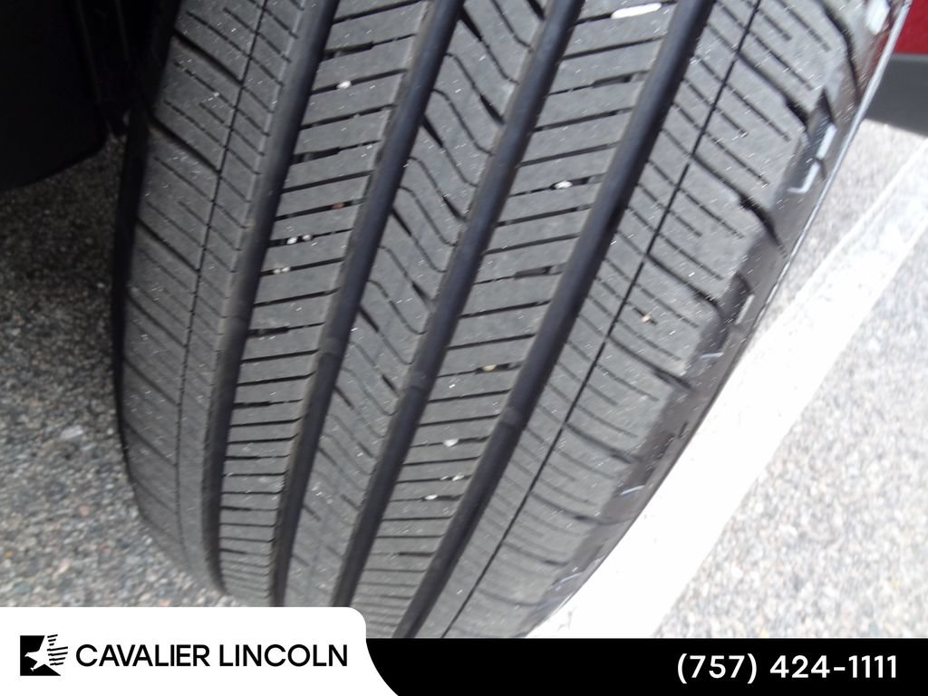 Used 2026 Lincoln Nautilus Premier AWD/4WD image 40