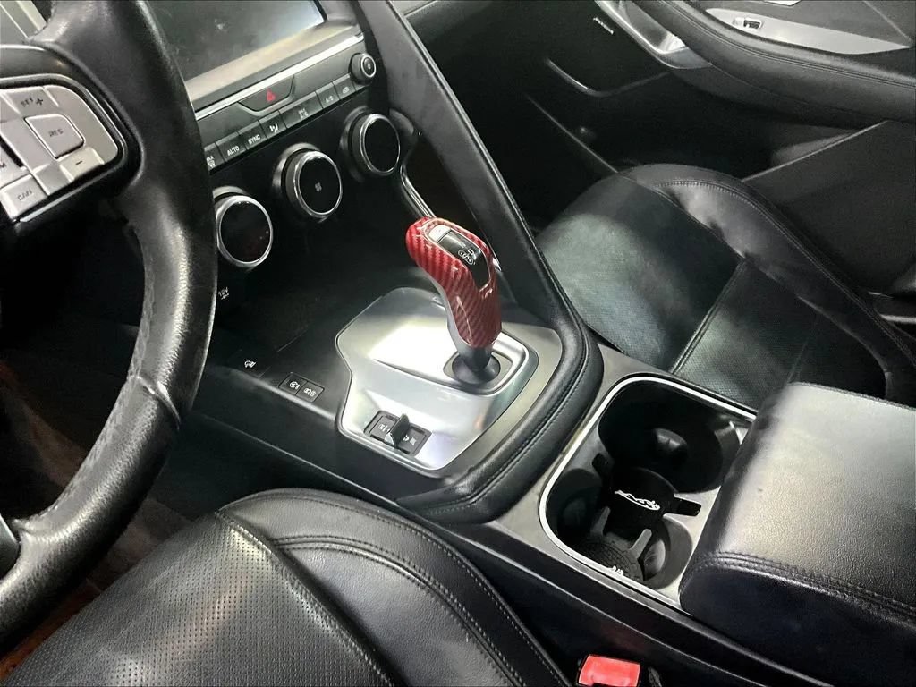 Used 2020 Jaguar E-PACE SE AWD/4WD image 18