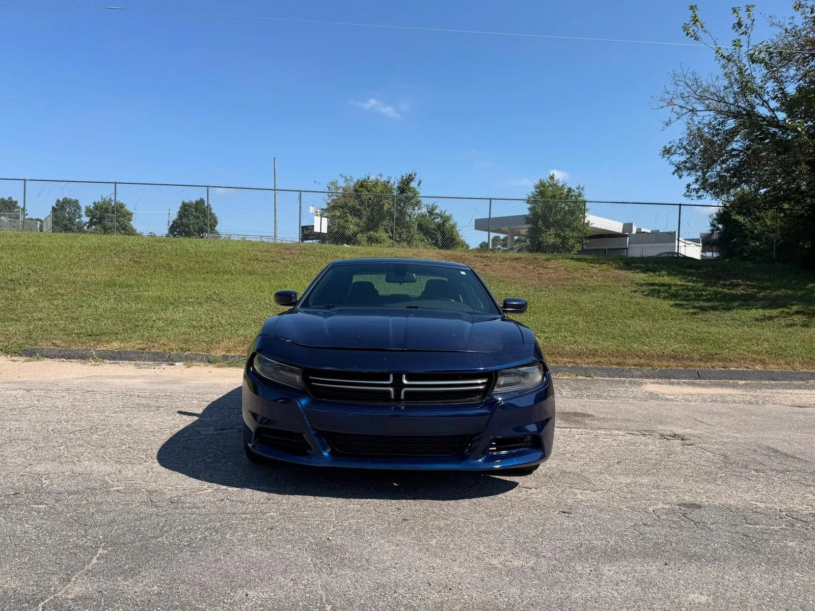 Used 2015 Dodge Charger SE RWD image 2