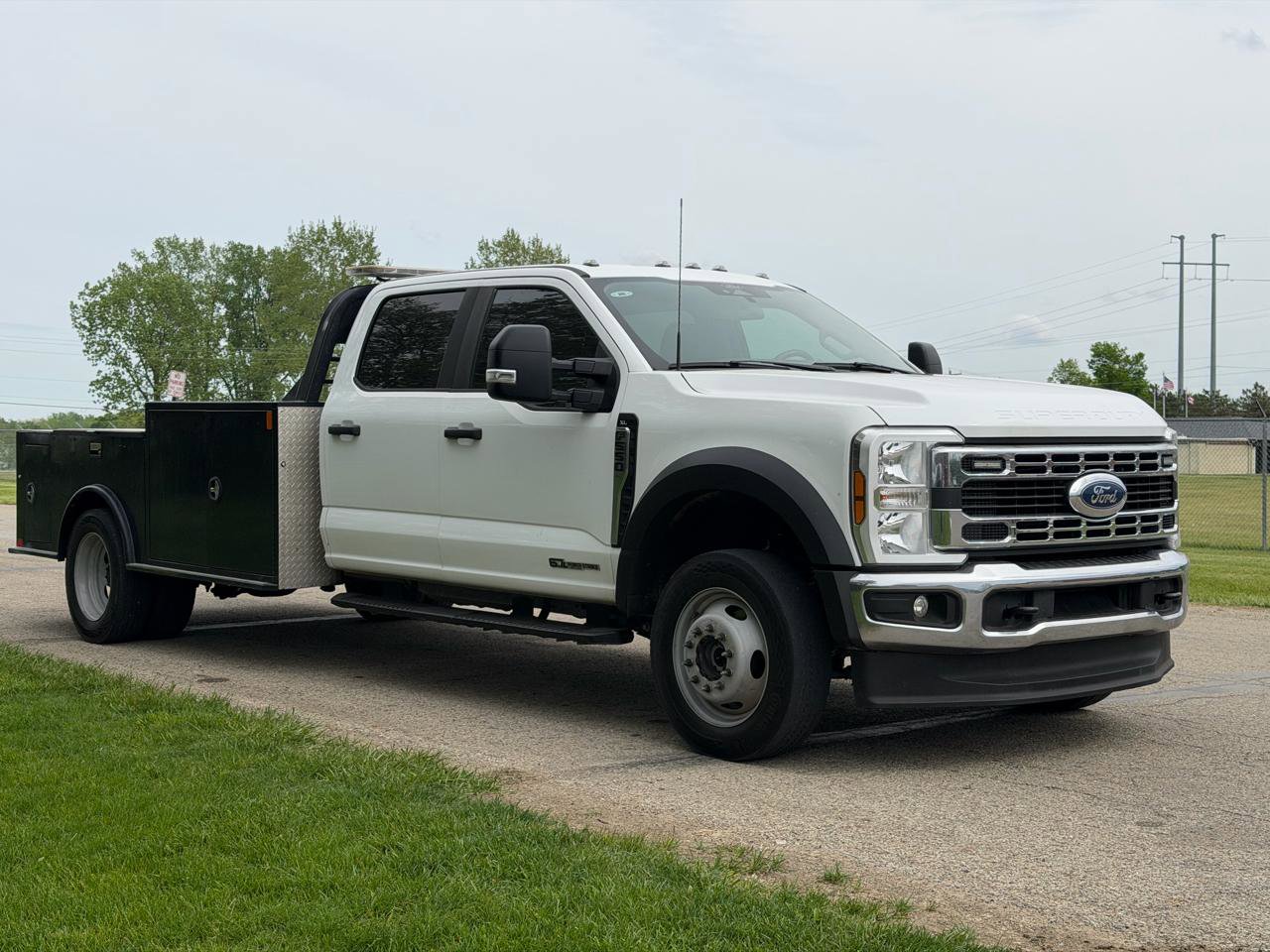 Used 2024 Ford F550 4x4 Crew Cab Super Duty image 4