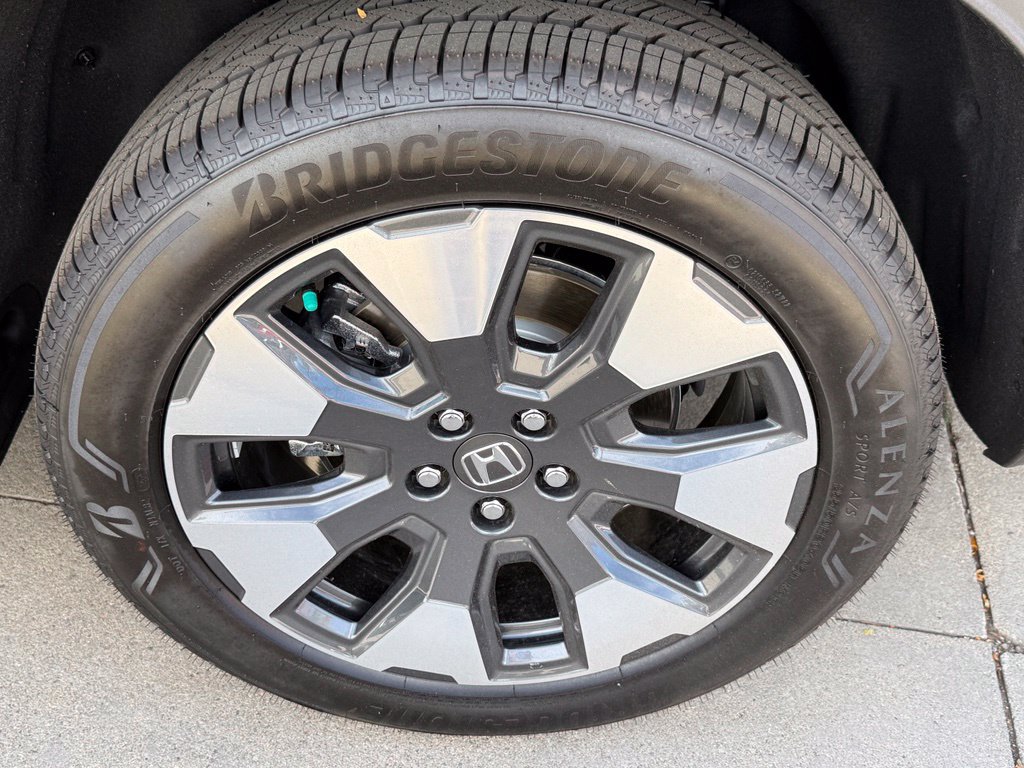 Certified 2026 Honda Pilot Touring image 12