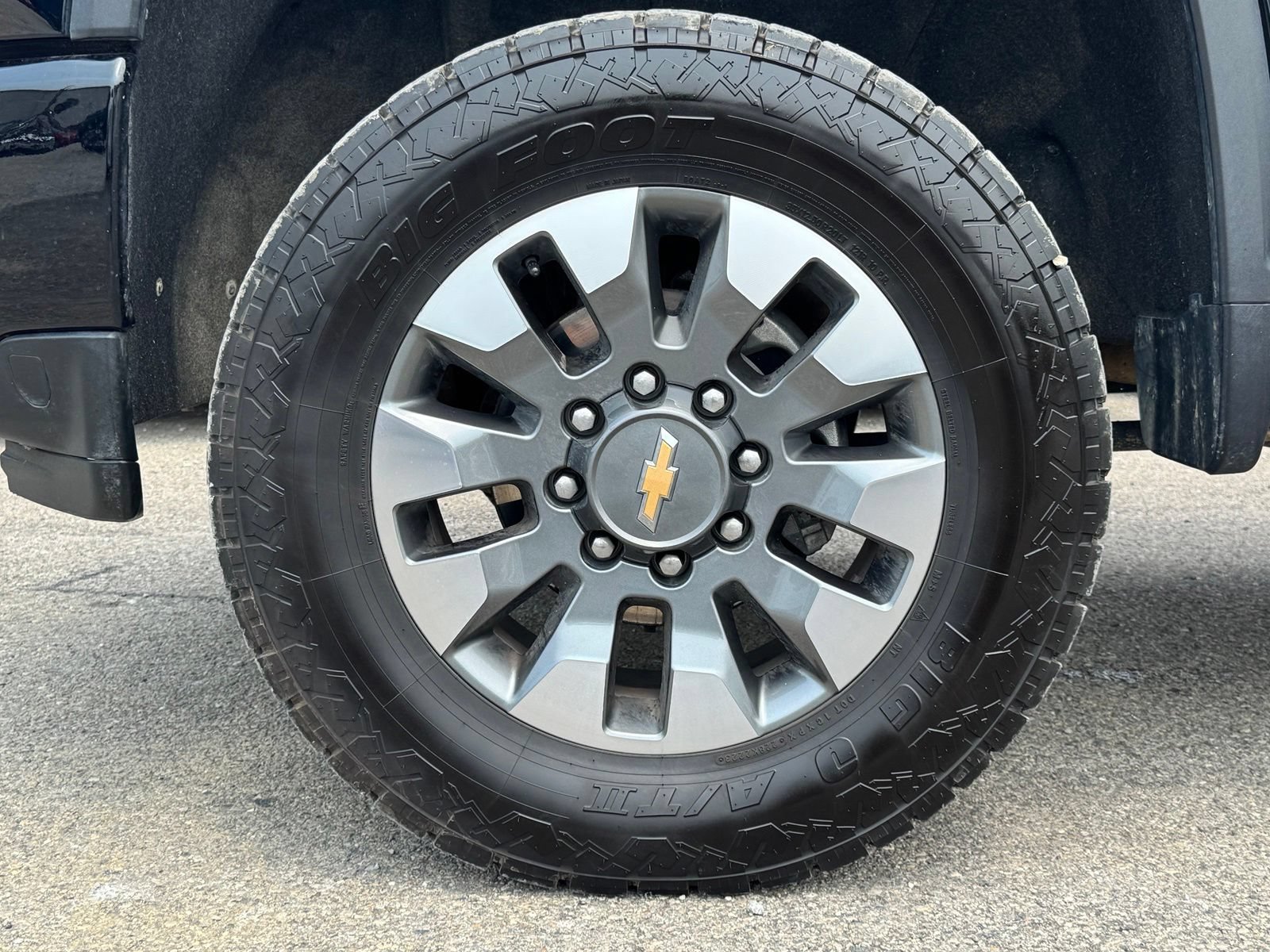 Used 2022 Chevrolet Silverado 2500 Custom w/ Custom Value Package AWD/4WD image 10