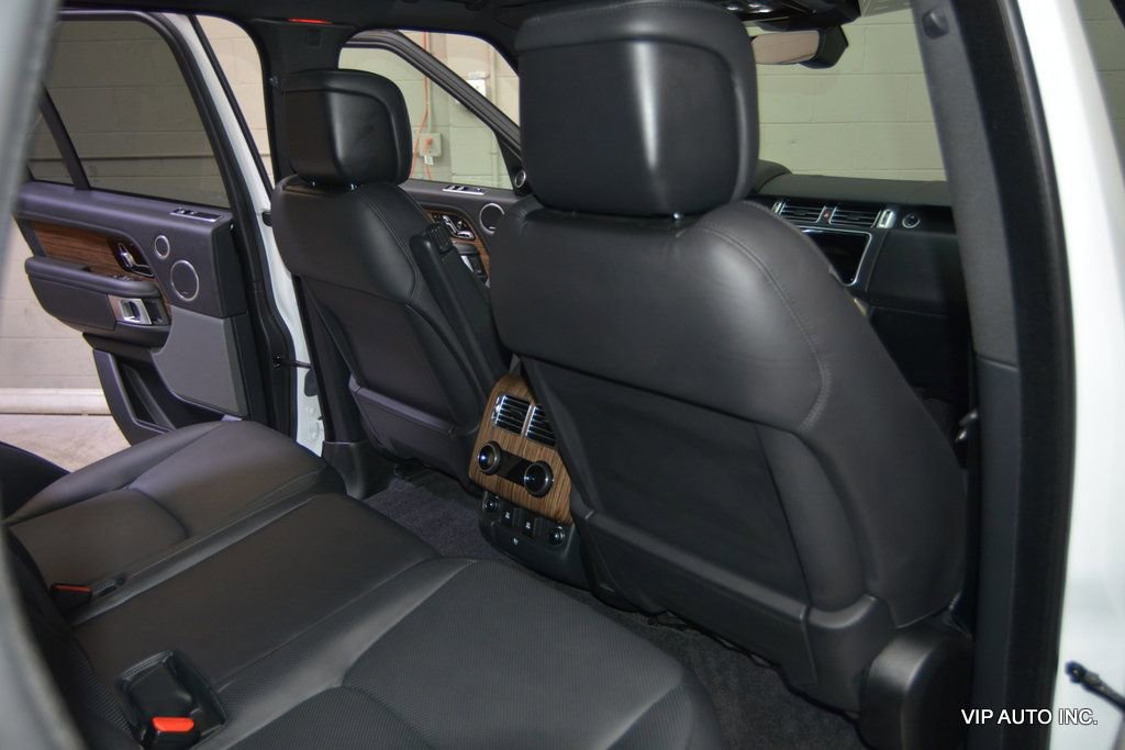 Used 2018 Land Rover Range Rover HSE image 13