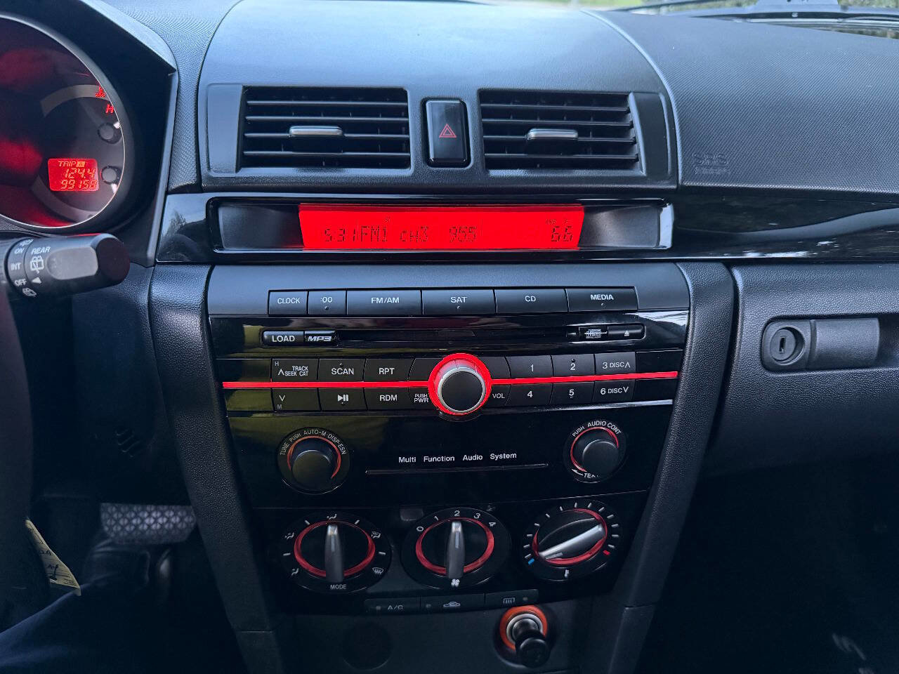 Used 2009 MAZDA MAZDA3 s Touring image 28