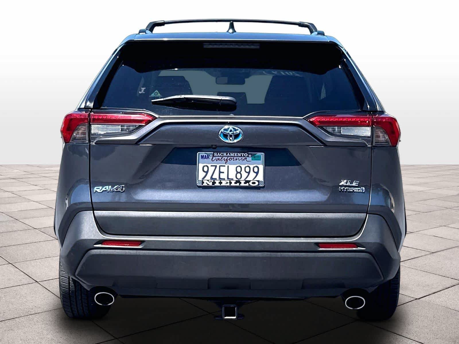 Used 2019 Toyota RAV4 XLE w/ Convenience Package AWD/4WD image 7