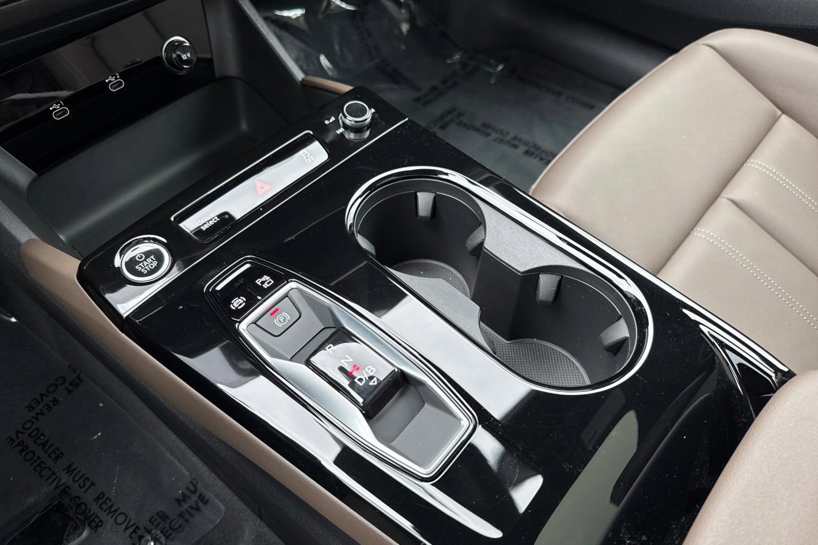 New 2025 Audi A6 e-tron Premium Plus AWD/4WD image 18