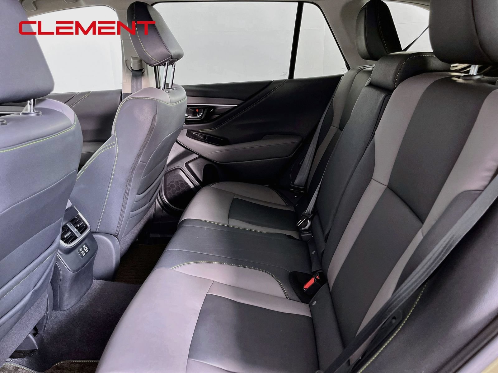 Used 2025 Subaru Outback Onyx Edition AWD/4WD image 32