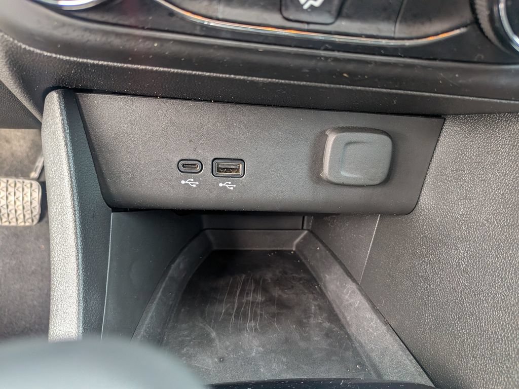 Used 2024 Buick Encore GX Preferred FWD image 17