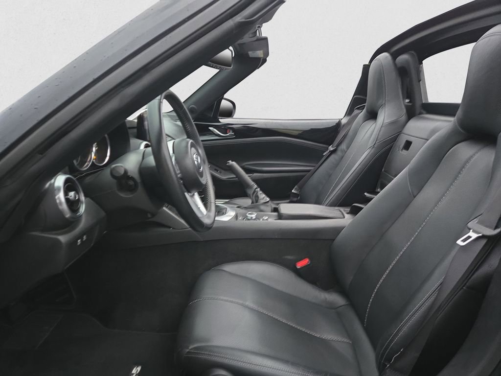 Used 2021 MAZDA MX-5 Miata RF Grand Touring image 10