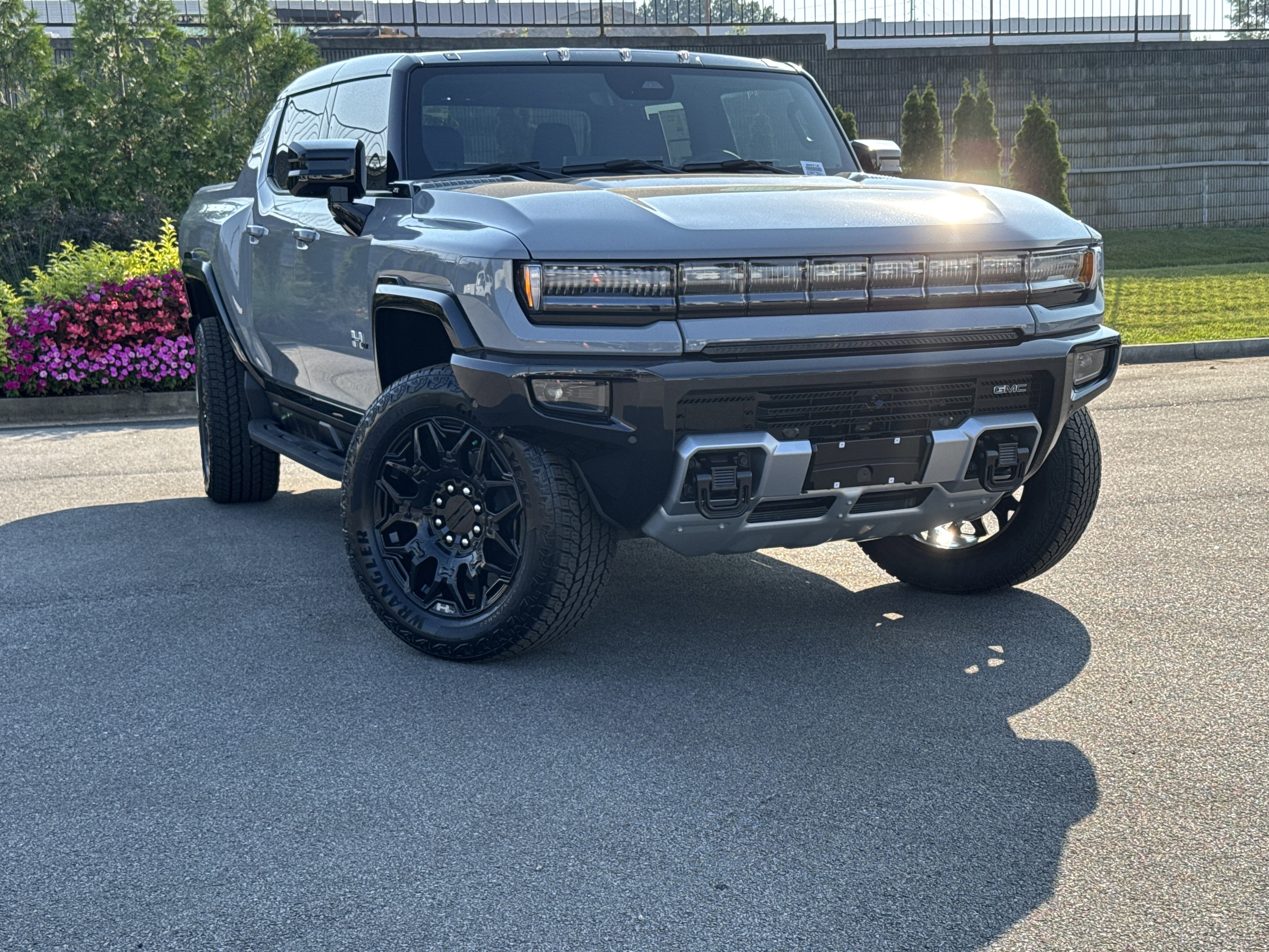 New 2026 GMC Hummer EV 4x4 Crew Cab video 2