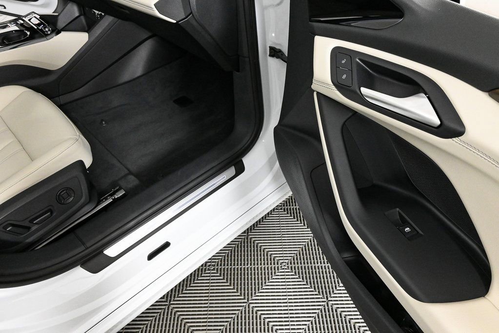 New 2025 Audi A6 e-tron Premium image 24