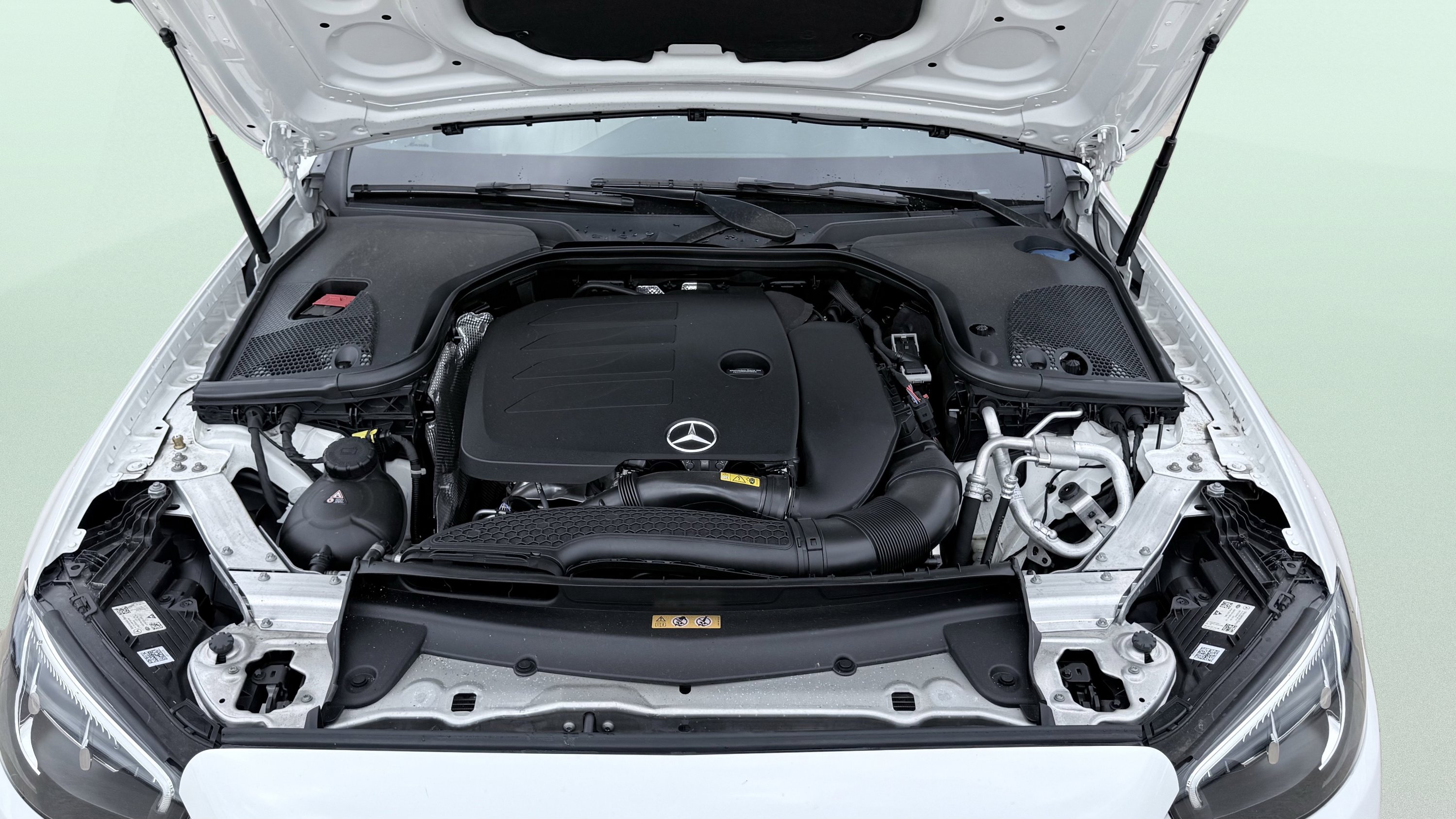 Used 2023 Mercedes-Benz E 350 Sedan image 18
