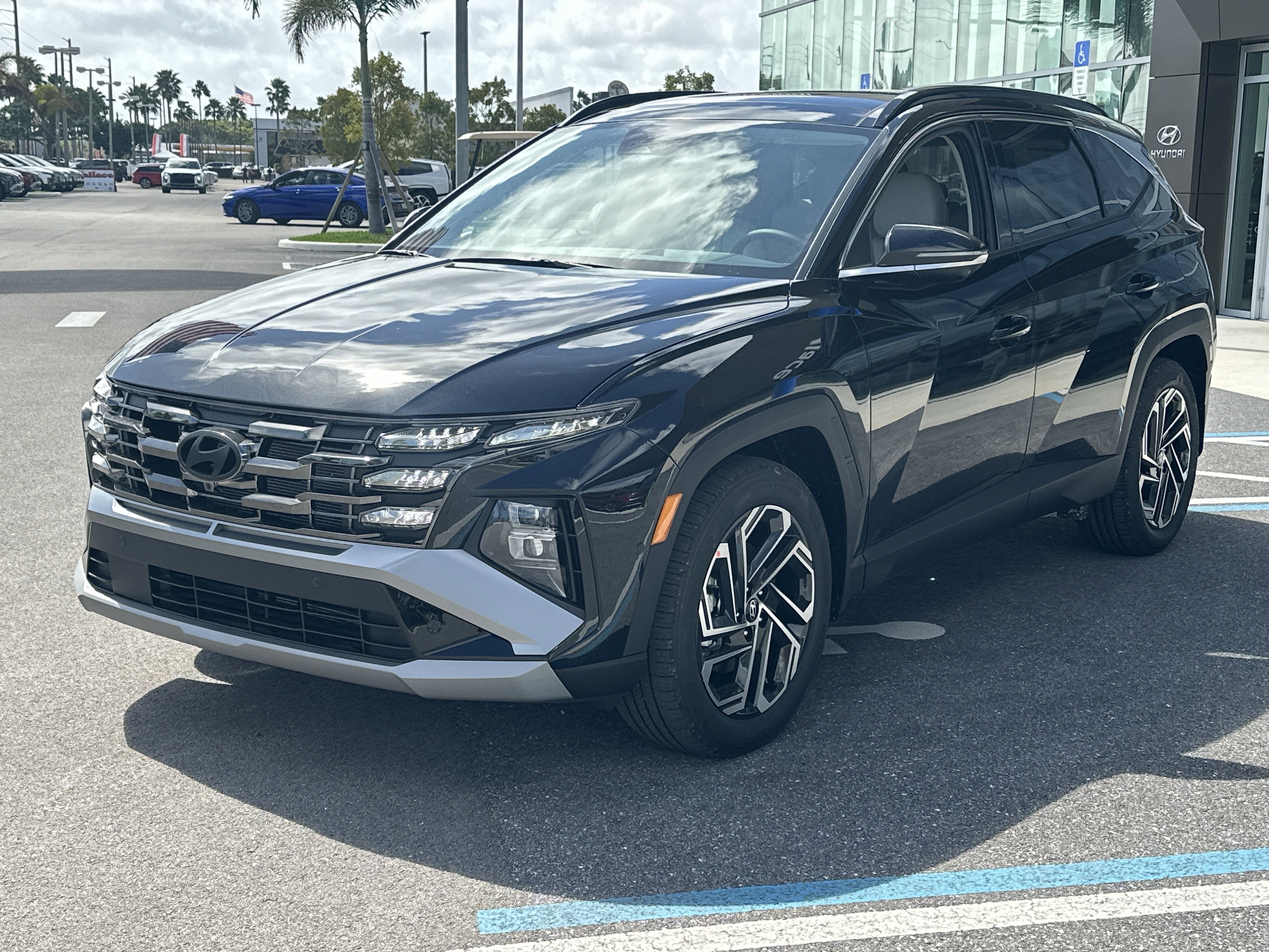 New 2026 Hyundai Tucson Limited FWD image 3