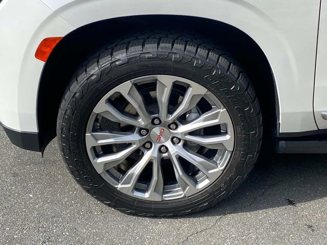 Used 2021 GMC Yukon Denali w/ Denali Premium Package image 6