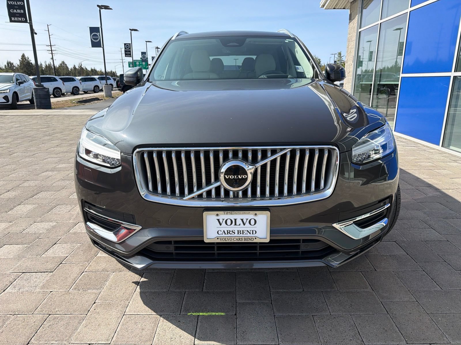 Used 2023 Volvo XC90 B6 Ultimate w/ Protection Package Premier AWD/4WD image 3