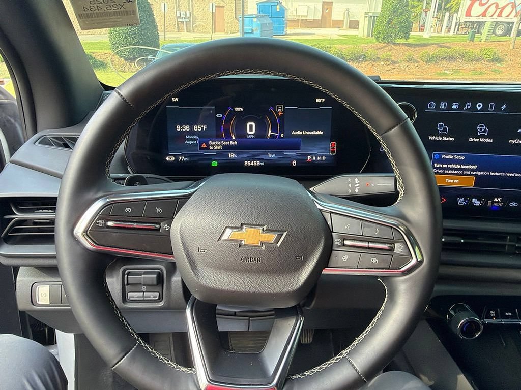 Used 2025 Chevrolet Silverado EV LT AWD/4WD image 11