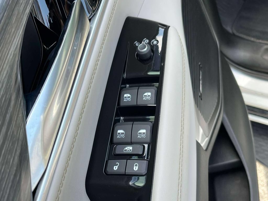 Used 2024 Jeep Wagoneer Series II w/ Flexible Seating Group RWD image 26